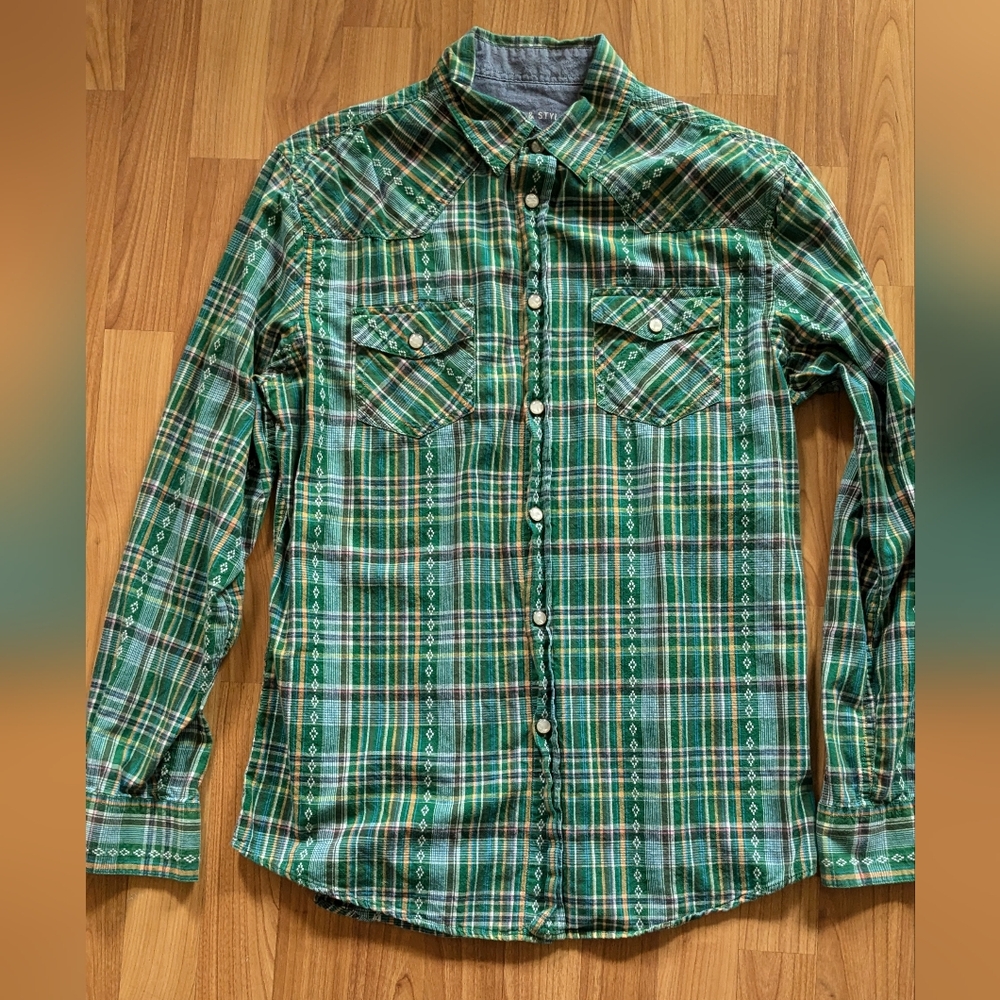 Massimo Supply western style Pearl Snap green plaid button down. Size Medium.